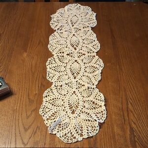 Vintage Cream 41" X 12" pineapple pattern crocheted runner